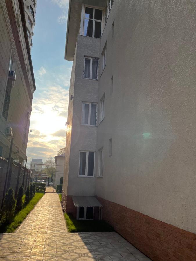 Nomad Inn Bishkek Bagian luar foto
